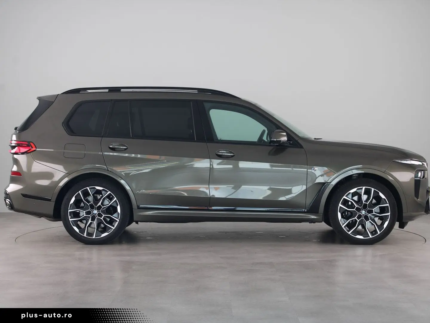 BMW X7 xDrive40i M-Sport Pro Iconic glow grille