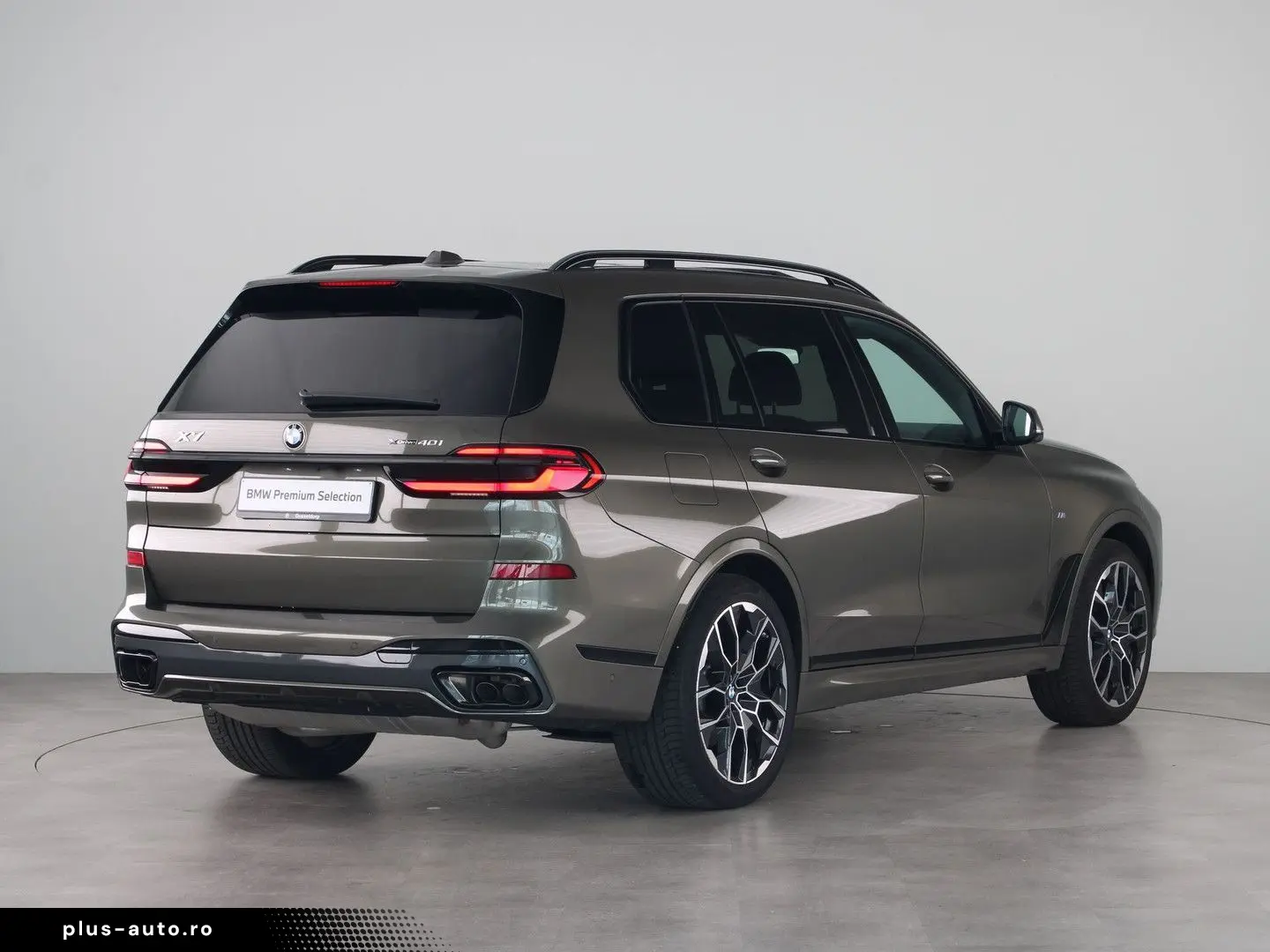 BMW X7 xDrive40i M-Sport Pro Iconic glow grille