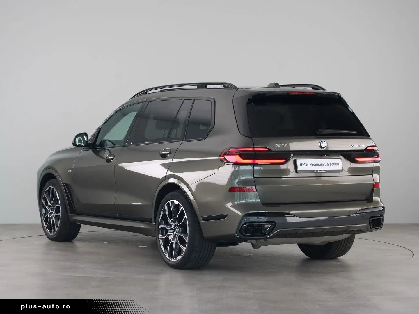 BMW X7 xDrive40i M-Sport Pro Iconic glow grille