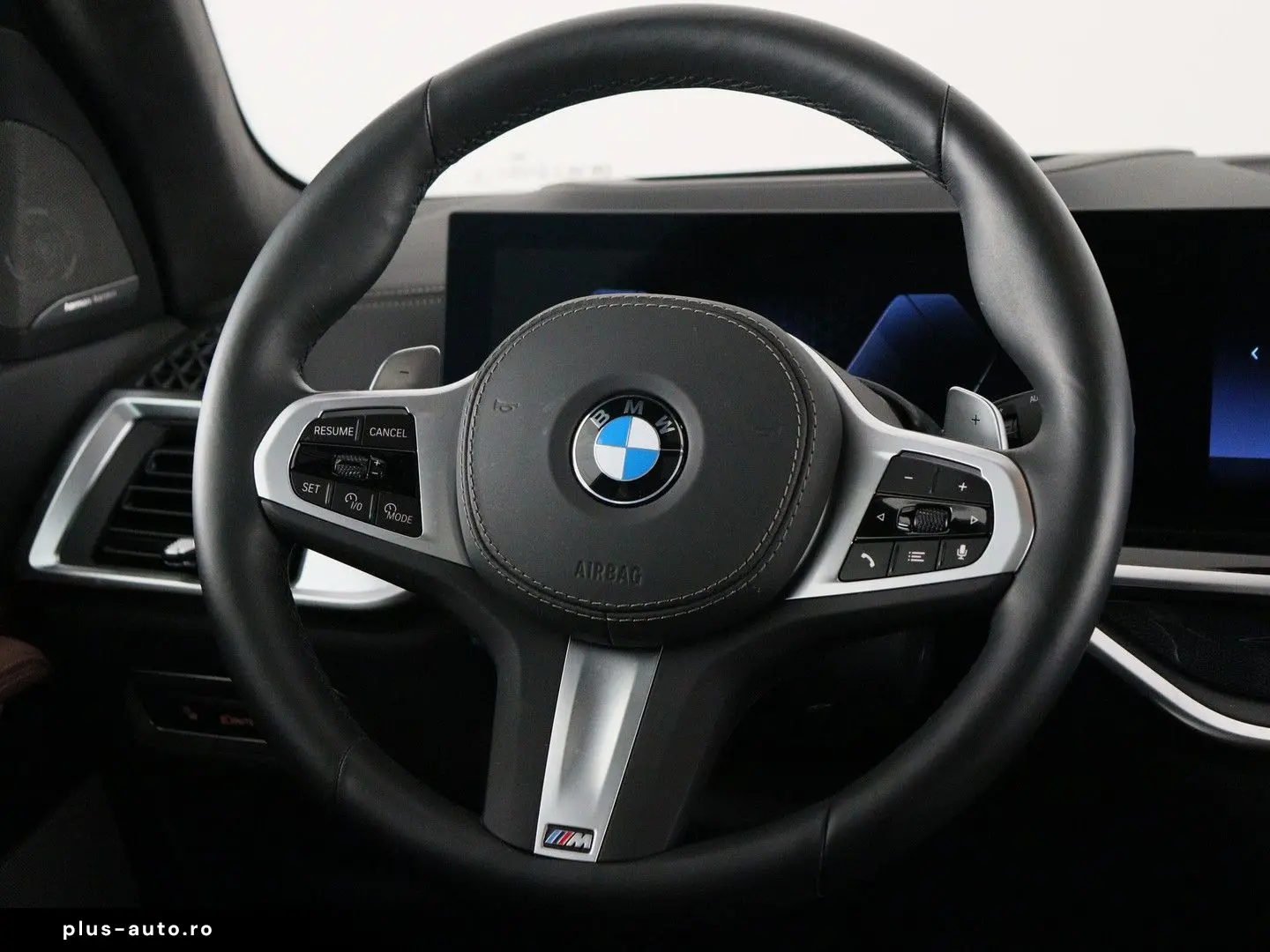 BMW X7 xDrive40i M-Sport Pro Iconic glow grille