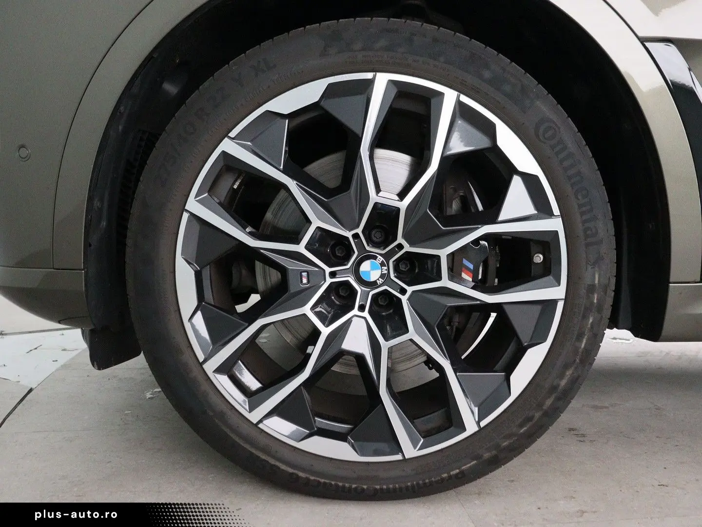BMW X7 xDrive40i M-Sport Pro Iconic glow grille
