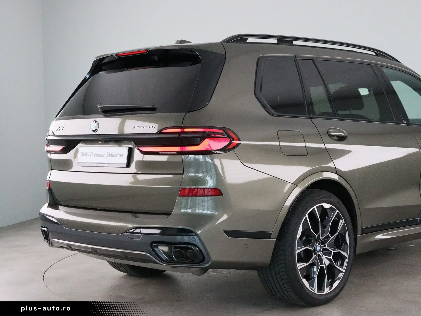 BMW X7 xDrive40i M-Sport Pro Iconic glow grille