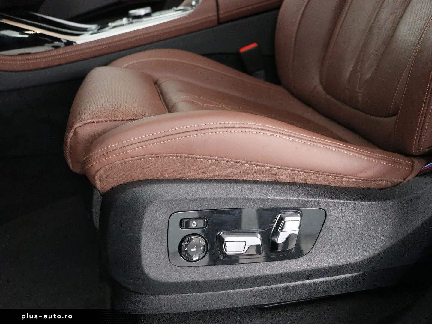 BMW X7 xDrive40i M-Sport Pro Iconic glow grille