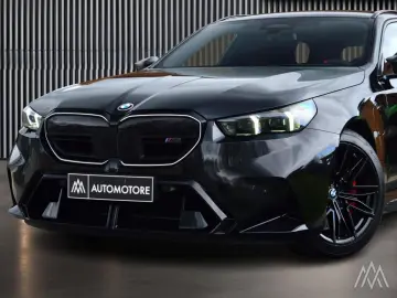 BMW M5 Plug-In Hybrid Touring xDrive A