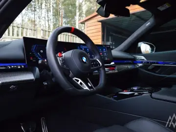 BMW M5 Plug-In Hybrid Touring xDrive A
