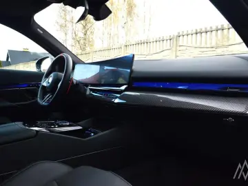 BMW M5 Plug-In Hybrid Touring xDrive A