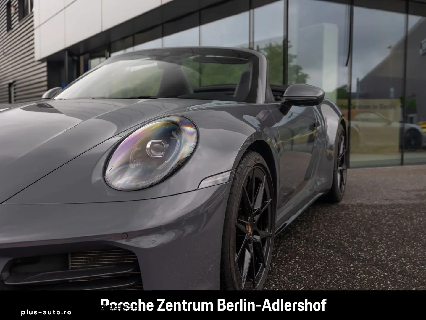 PORSCHE 992 911 Carrera Cabrio Sportabgas Surround View