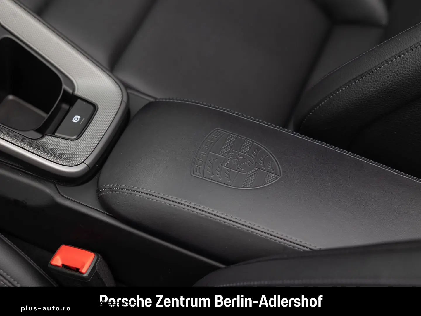 PORSCHE 992 911 Carrera Cabrio Sportabgas Surround View