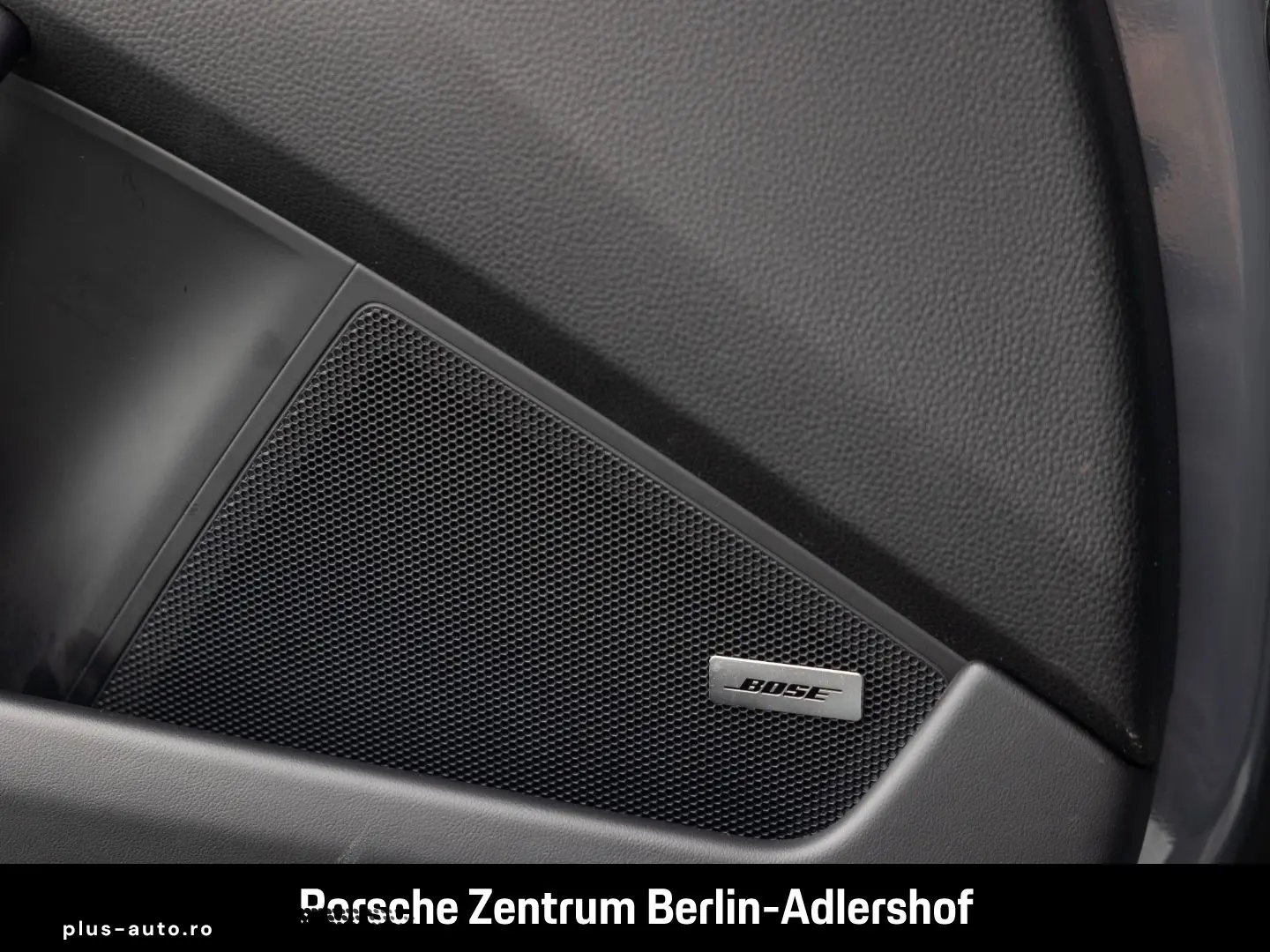 PORSCHE 992 911 Carrera Cabrio Sportabgas Surround View