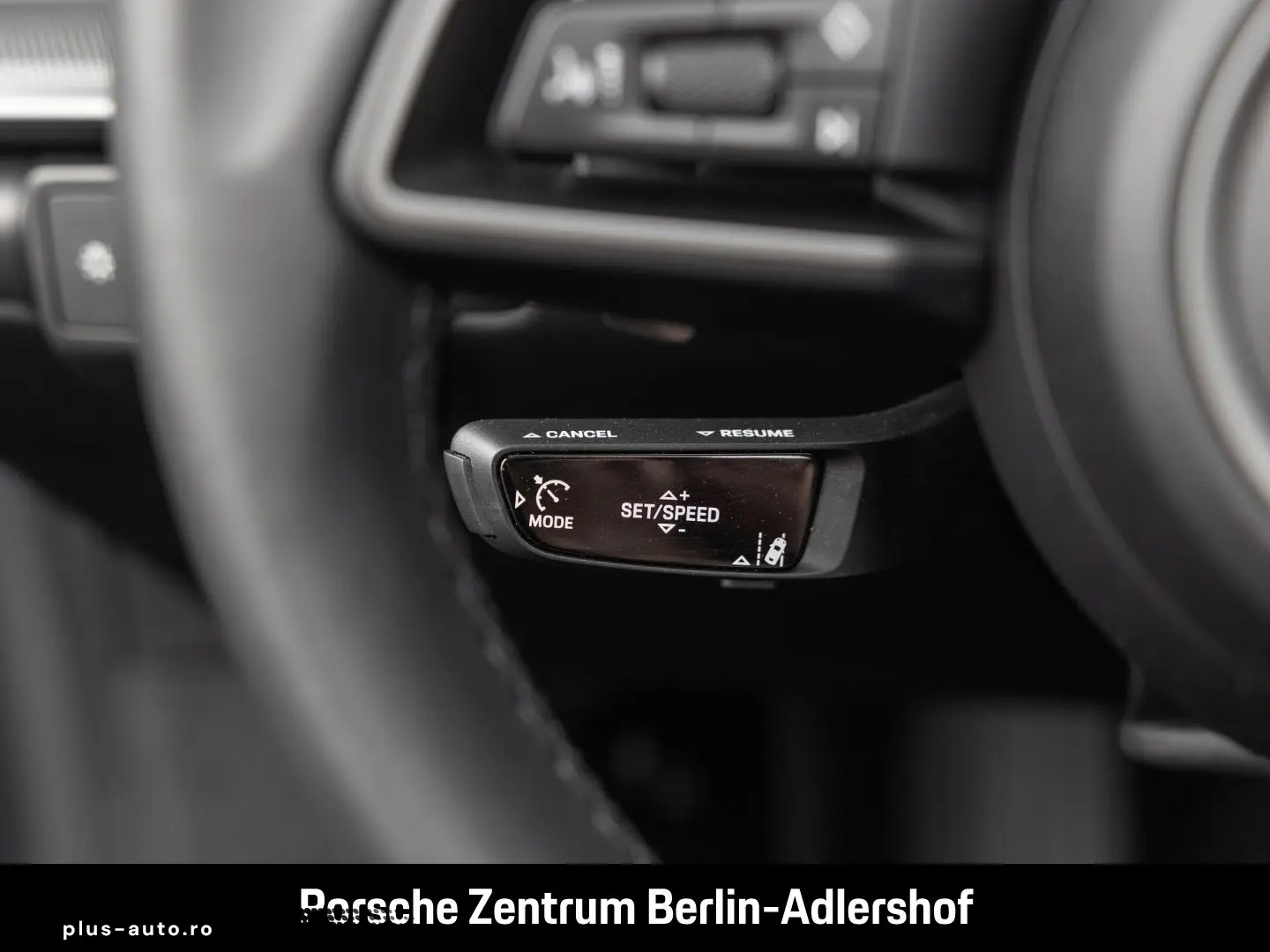 PORSCHE 992 911 Carrera Cabrio Sportabgas Surround View