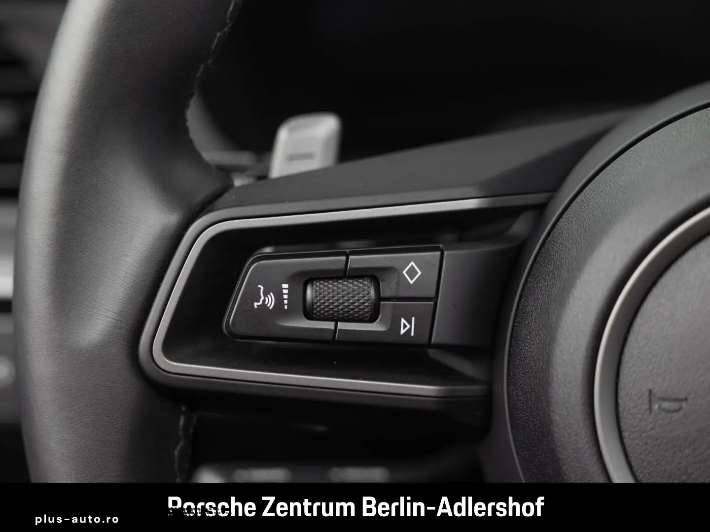 PORSCHE 992 911 Carrera Cabrio Sportabgas Surround View