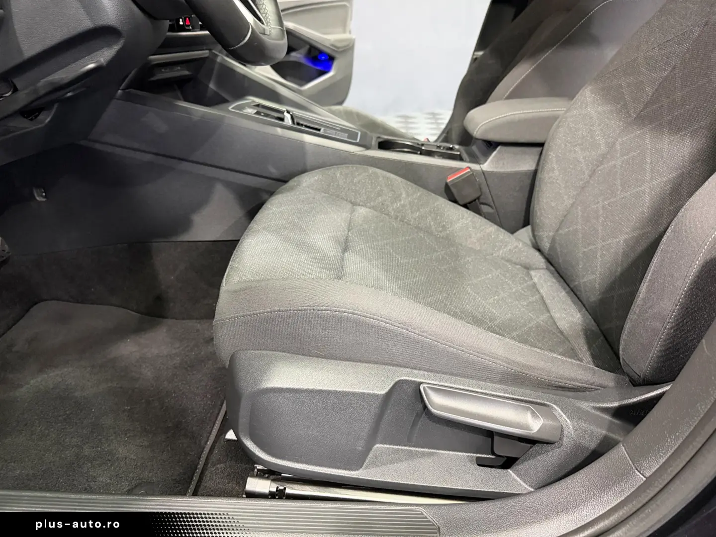 Volkswagen Golf Variant VIII 1.0 eTSI 81kW DSG Life 5d