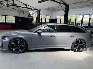 AUDI RS6 Avant 4.0 TFSI Quattro Keramik 22Zoll AHK