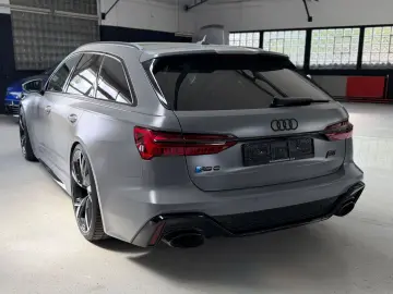 AUDI RS6 Avant 4.0 TFSI Quattro Keramik 22Zoll AHK