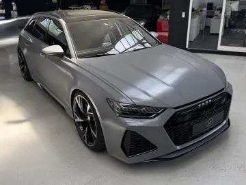 AUDI RS6 Avant 4.0 TFSI Quattro Keramik 22Zoll AHK