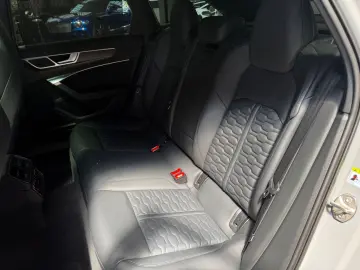 AUDI RS6 Avant 4.0 TFSI Quattro Keramik 22Zoll AHK