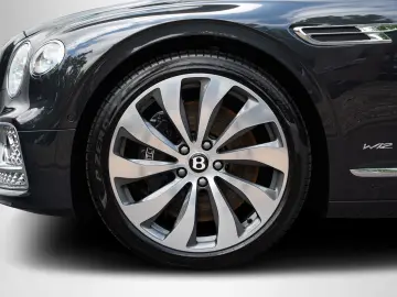 BENTLEY Flying Spur W12 Mulliner Driving Spec