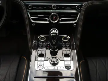 BENTLEY Flying Spur W12 Mulliner Driving Spec