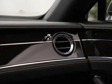 BENTLEY Flying Spur W12 Mulliner Driving Spec