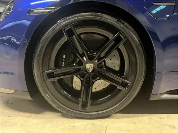 PORSCHE Taycan Turbo S  InnoDrive  Nachtsichtassistent