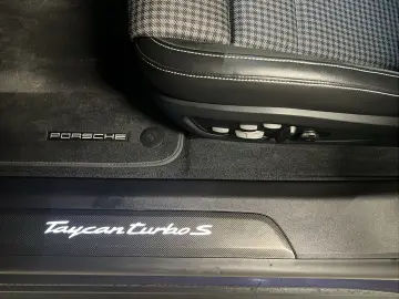 PORSCHE Taycan Turbo S  InnoDrive  Nachtsichtassistent