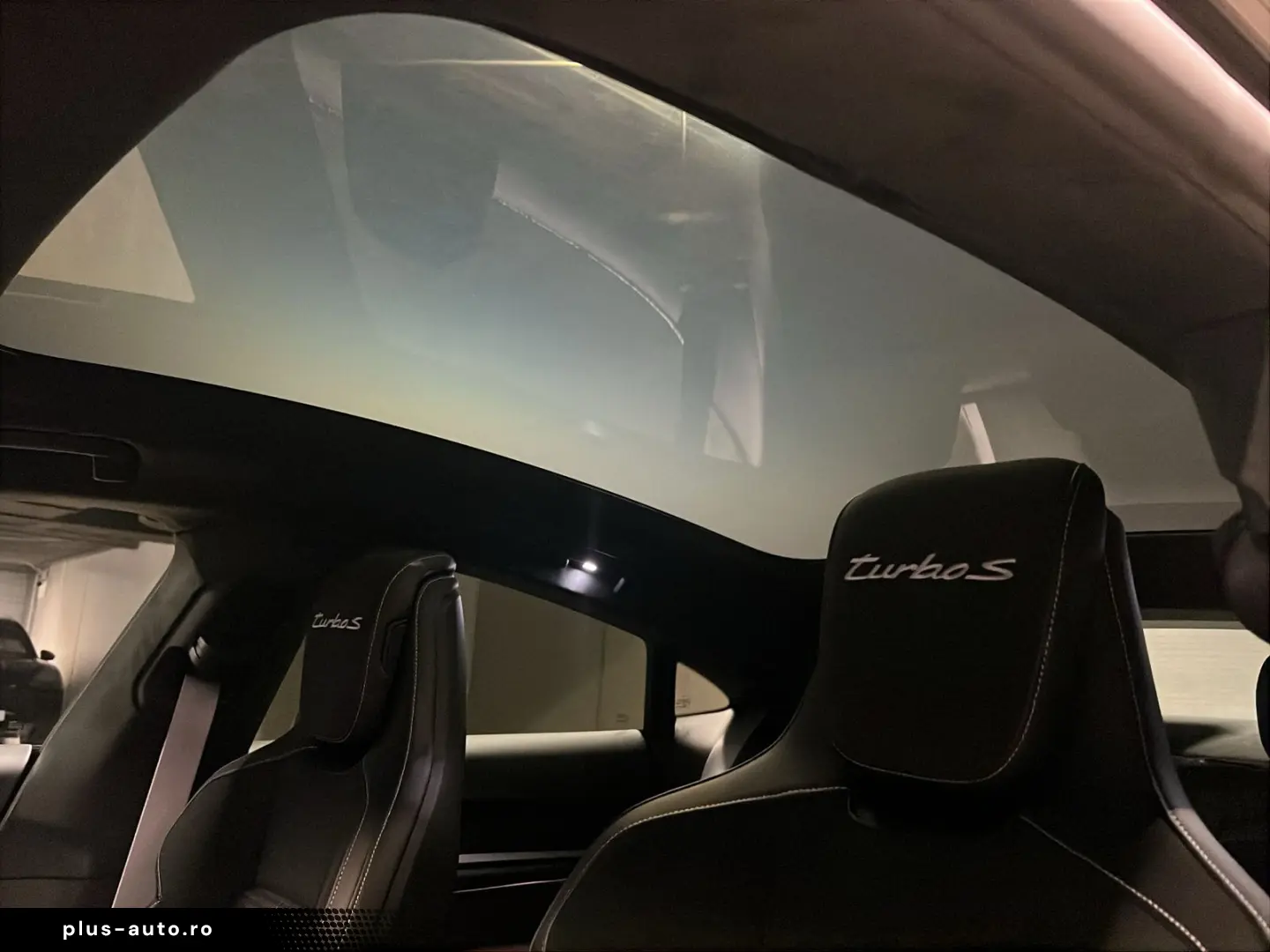 PORSCHE Taycan Turbo S  InnoDrive  Nachtsichtassistent