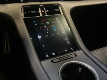 PORSCHE Taycan Turbo S  InnoDrive  Nachtsichtassistent