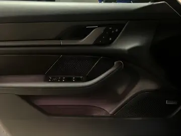 PORSCHE Taycan Turbo S  InnoDrive  Nachtsichtassistent