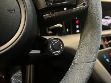 PORSCHE Taycan Turbo S  InnoDrive  Nachtsichtassistent