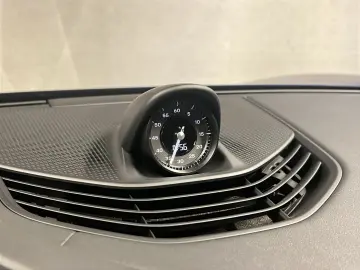 PORSCHE Taycan Turbo S  InnoDrive  Nachtsichtassistent