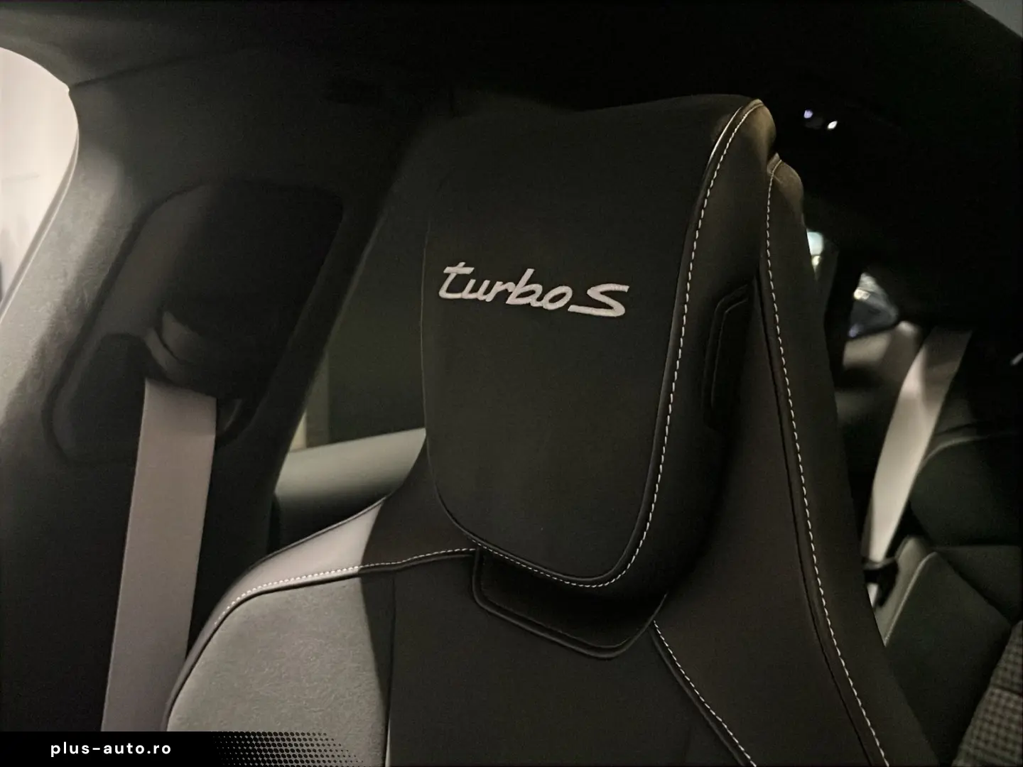 PORSCHE Taycan Turbo S  InnoDrive  Nachtsichtassistent