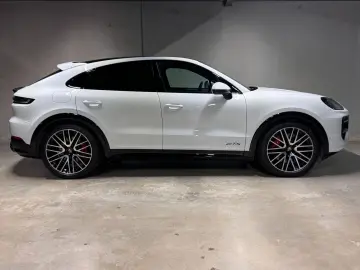 PORSCHE Cayenne GTS Coupe  HA-Lenkung  Luftfederung  AHK