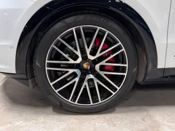 PORSCHE Cayenne GTS Coupe  HA-Lenkung  Luftfederung  AHK
