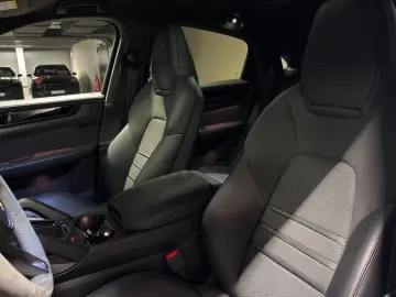 PORSCHE Cayenne GTS Coupe  HA-Lenkung  Luftfederung  AHK