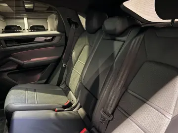 PORSCHE Cayenne GTS Coupe  HA-Lenkung  Luftfederung  AHK