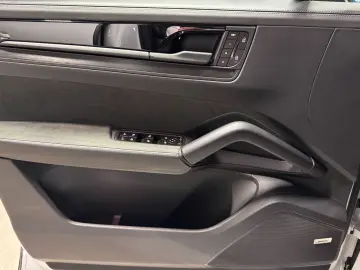 PORSCHE Cayenne GTS Coupe  HA-Lenkung  Luftfederung  AHK