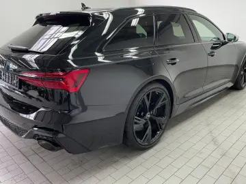 AUDI RS6 Avant ESSENTIAL-V MAX 305-KERAMIK-PANO-LASER