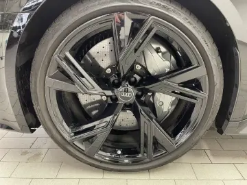 AUDI RS6 Avant ESSENTIAL-V MAX 305-KERAMIK-PANO-LASER