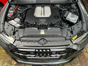 AUDI RS 6 Avant PERFO. KERAMIK V MAX 305 KM