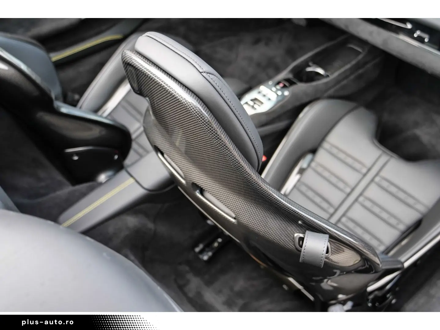 FERRARI 296 GTS  Racingsitze Liftsystem Carbon LED JBL