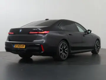 BMW i7 M70 xDrive 106 kWh   SOH 97%   M-pack   Iconi