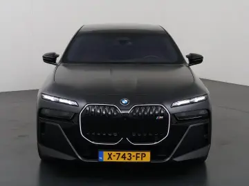 BMW i7 M70 xDrive 106 kWh   SOH 97%   M-pack   Iconi