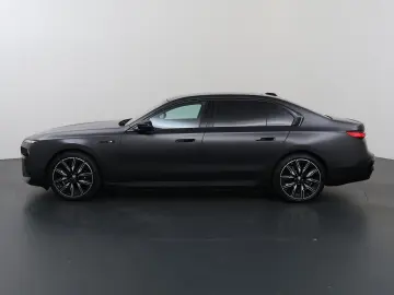 BMW i7 M70 xDrive 106 kWh   SOH 97%   M-pack   Iconi