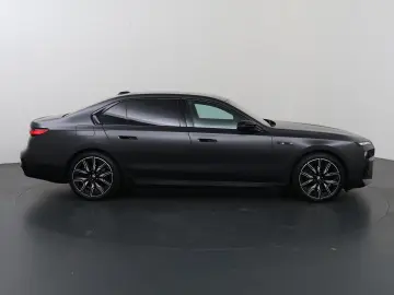 BMW i7 M70 xDrive 106 kWh   SOH 97%   M-pack   Iconi
