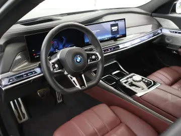 BMW i7 M70 xDrive 106 kWh   SOH 97%   M-pack   Iconi