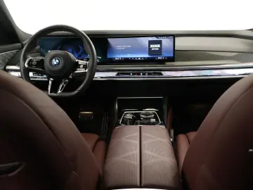 BMW i7 M70 xDrive 106 kWh   SOH 97%   M-pack   Iconi