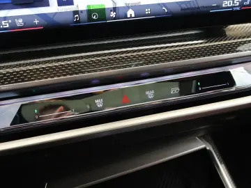 BMW i7 M70 xDrive 106 kWh   SOH 97%   M-pack   Iconi