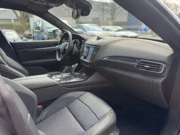 MASERATI Levante Trofeo MC Edition Pano 22'&apo…