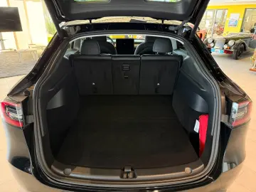 TESLA Model Y Long Range Dual AWD AHK abnehmbar