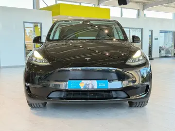 TESLA Model Y Long Range Dual AWD AHK abnehmbar